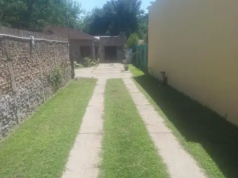 CASA EN VENTA LOTE 844 m2 CAMINO BELGRANO E/ 407 y 408