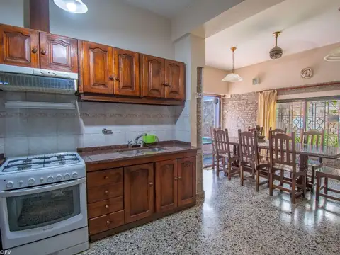 CASA EN VENTA REFINERIA TRES DORMITORIOS