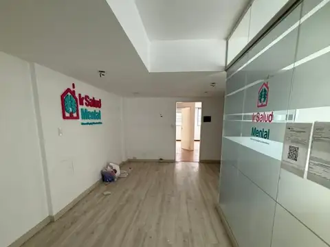 Oficina 4 ambientes con 1 baño