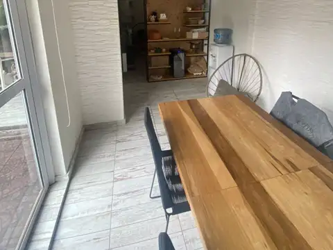 Venta de PH con 2 Casas de 3 amb. cada una en Caseros, Zona Centro.