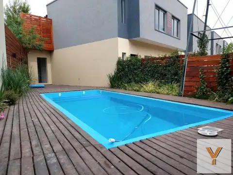 Casa en venta - 2 Dormitorios 2 Baños - 70Mts2 - Ituzaingó