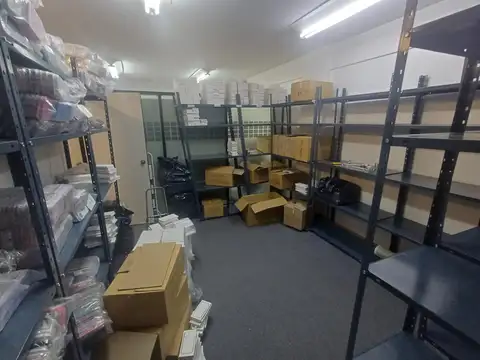 Oficina en Alquiler con 1 cochera