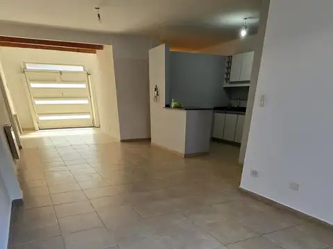 Depto Tipo Casa en Venta en Ramos Mejía, USD 125.000