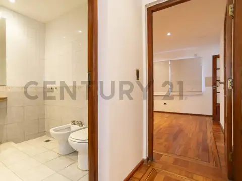 Casa en venta en Gonnet 5 habitaciones y piscina