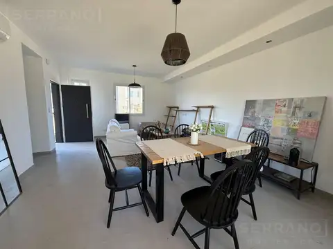 Casa en Venta en Garin, USD 155.000
