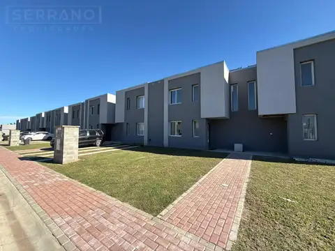 FAS. Venta Duplex 4 ambientes con Jardin, posibilidad de financiación en Decs Tortugas, Garin