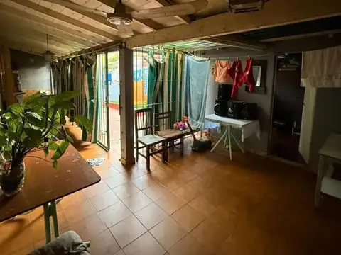 Casa 4 ambientes con 1 baño