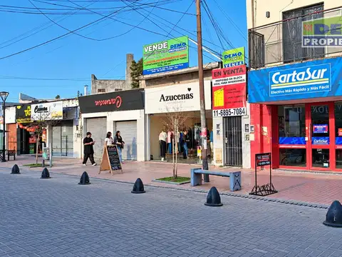 Av. Eva Duarte de Perón N° 1356 entre Hipólito Bouchard y El Callao