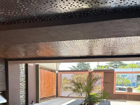 Avenida Presidente Perón 2600