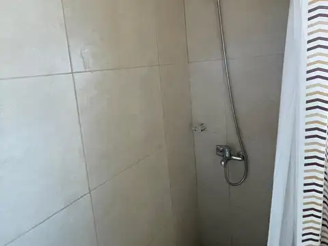 Casa en Alquiler con 1 cochera