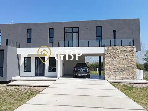 Casa 4 ambientes con 3 baños