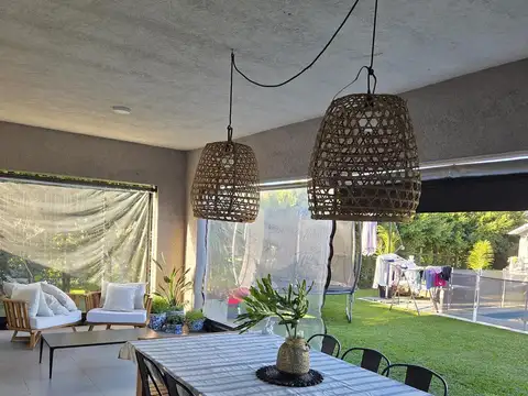 Casa 5 ambientes con 3 baños