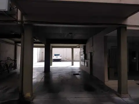 Cochera en Venta Semicubierta
