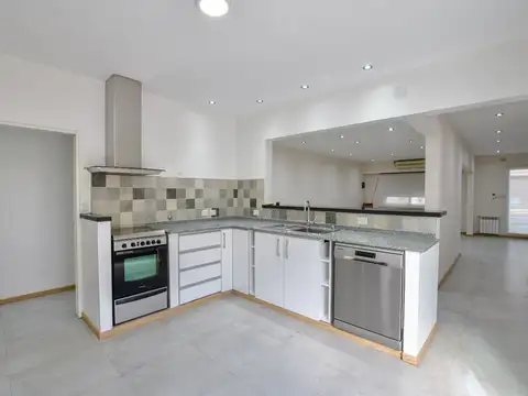 CASA EN VENTA LA PLATA CON QUINCHO