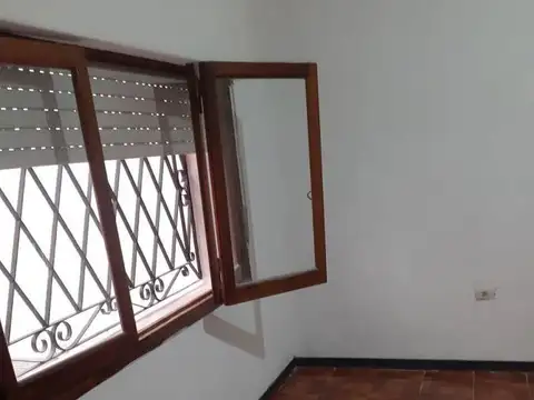 Depto Tipo Casa en Venta en Villa Lugano, USD 103.000