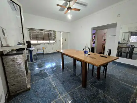 VENTA CASA 3 AMB, V. LUZURIAGA, A REFACCIONAR