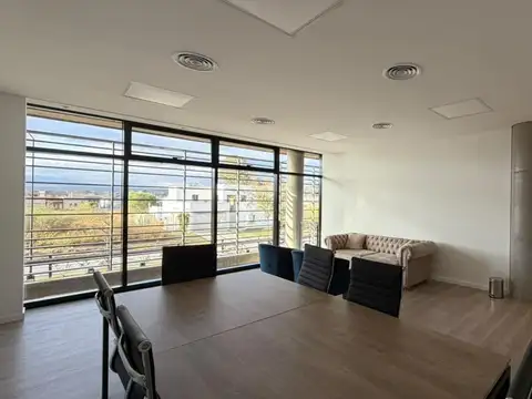 Oficina en Alquiler en Zona Centro, USD 600