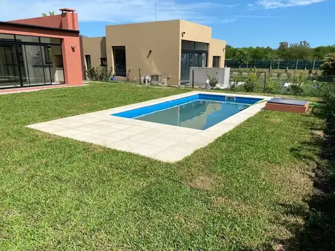 Casa Chalet  en Venta en Los Alamos, Pilar, G.B.A. Zona Norte