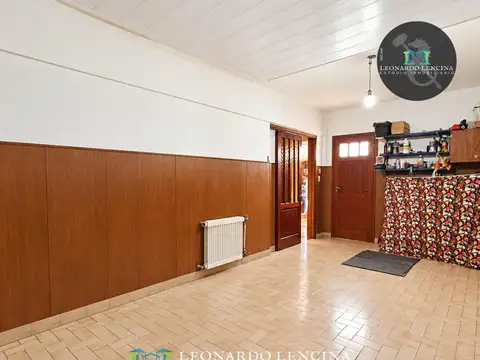 Chalet en venta 5 ambientes - 2 plantas- Gran quincho