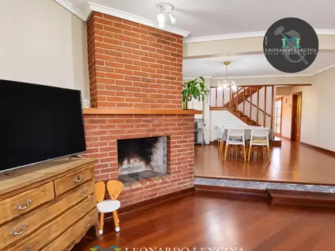 Casa 5 ambientes con 2 baños