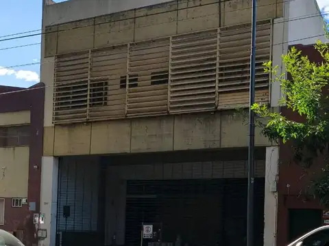 GALPON EN VENTA V URQUIZA UBICACION ESTRATEGICA