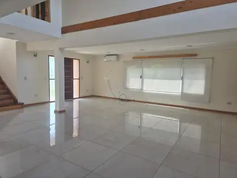 Casa en Alquiler en Ayres Plaza, USD 2.400