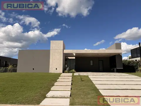 Casa en venta, La Calesa Pilara