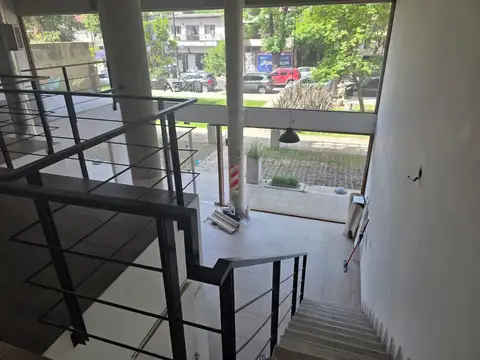 Holmberg 2000, Piso PB