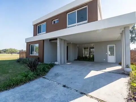 Casa 5 ambientes con 3 baños