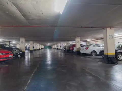 Cochera Fija Cubierta - Alto Palermo - Permuta