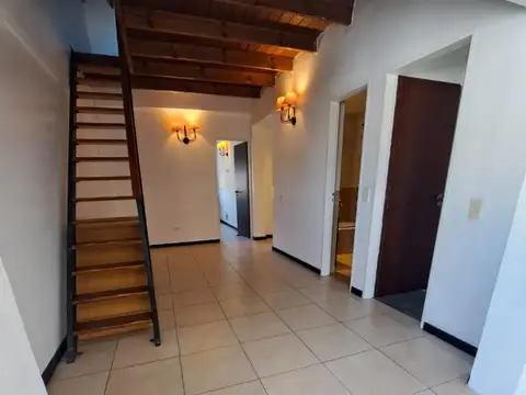 Depto Tipo Casa en Alquiler de 1 dormitorio