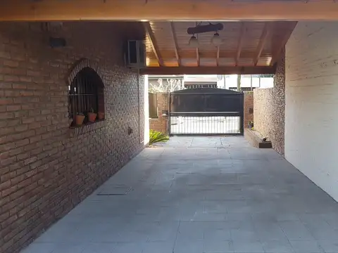 Casa en Venta en Jose Clemente Paz, USD 200.000