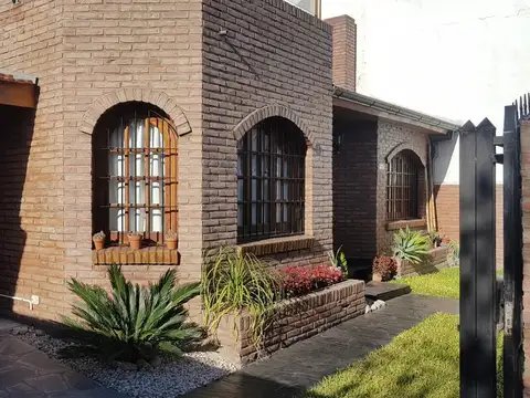 Joaquin V. Gonzalez 1100