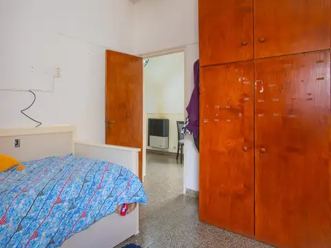 VENTA/ PERMUTA- Casa de dos dormitorios, con quincho y jardín- Cañada de Gómez, Santa Fe