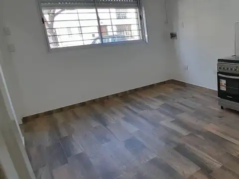 Depto Tipo Casa en Alquiler en Mataderos, $ 580.000