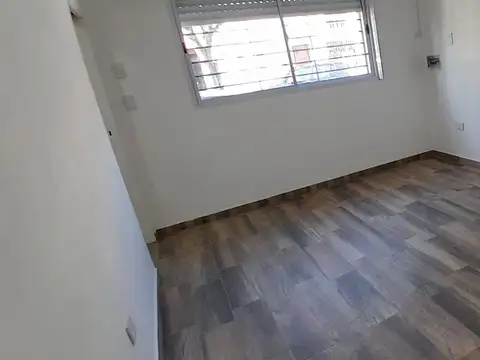Depto Tipo Casa en Alquiler de Monoambiente