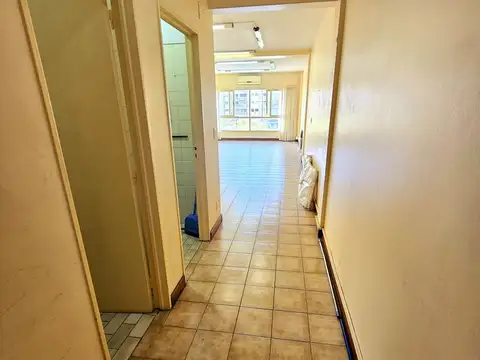 Oficina 3 ambientes con 1 baño