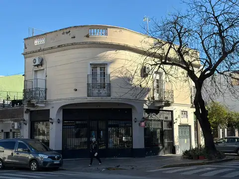 PH 4 ABIENTES PISO UNICO CON COCHERA Y GRAN TERRAZA PROPIA. SIN EXPENSAS 