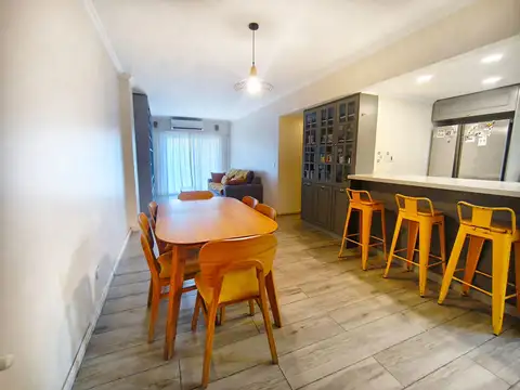 VENTA DEPTO 4 AMBIENTES + DEPENDENCIA EN FLORES