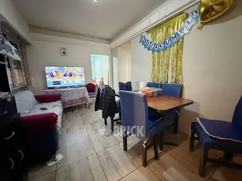 C/DEP EN URIBURU Y AV. CORRIENTES - PATIO APTO PROFESIONAL BAÑO COMPLETO A NUEVO