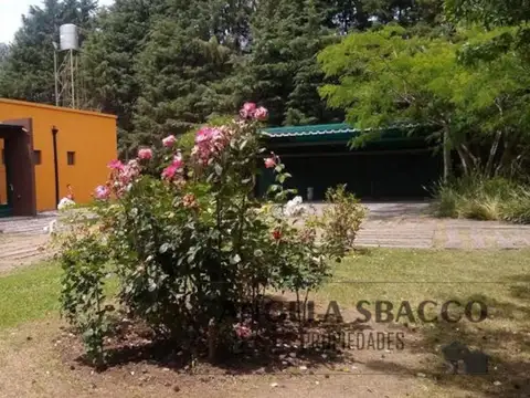 Casa en Venta con 3 cocheras