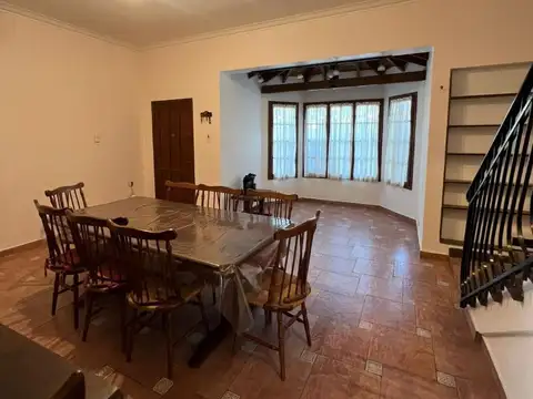 Casa en alquiler en zona residencial de Olivos