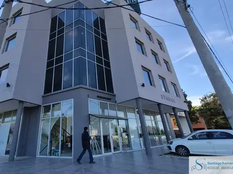 Oficina en alquiler 50 m2  1 despacho Office baño cochera Pilar