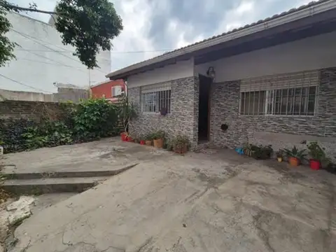 VENTA CASA 3 AMB CON COCHERA Y PATIO EN SAN FERNANDO