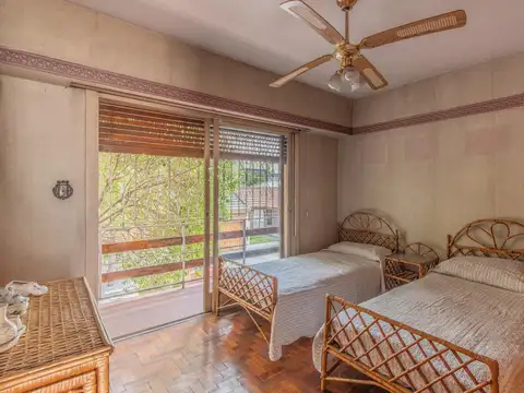 VENTA Casa 4 ambientes con garage y patio Ramos Mejía APTO CREDITO