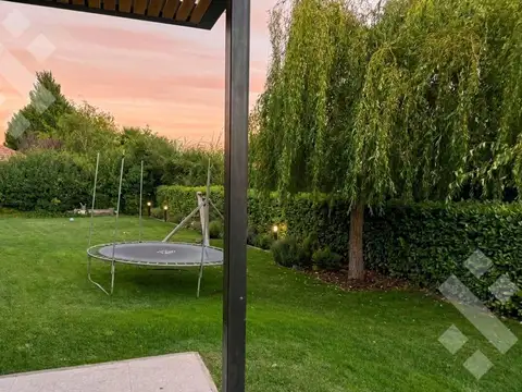 Casa en Venta en Neuquén, USD 480.000