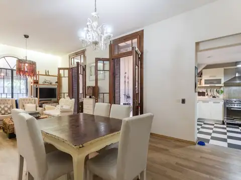 Casa 4 ambientes con 2 baños