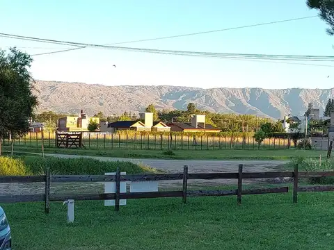 Hermosa casa, más un monoambiente en VENTA