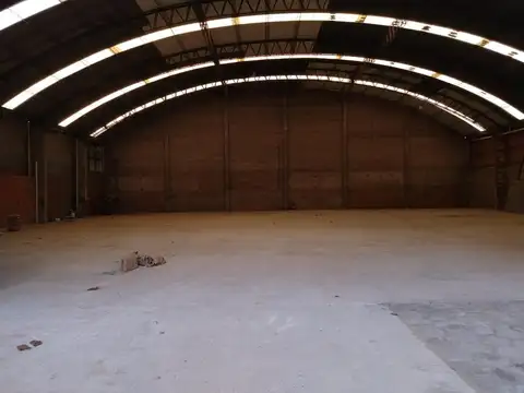 Se vende galpon con oficinas sobre Panamericana Tigre