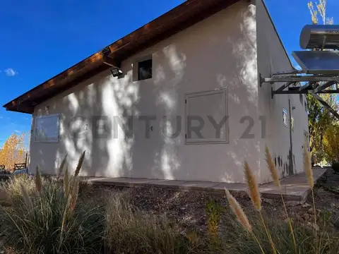 Casa 2 ambientes con 2 baños